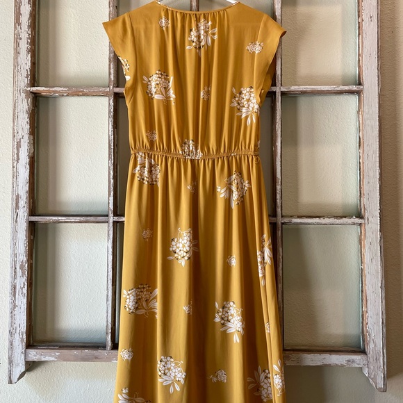 Loft Floral Dress - Picture 3 of 4